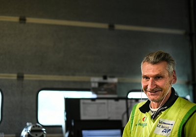 4022 04 8